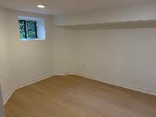 Dufferin Grove Renovated Two Bedroom Apartme - Photo 13