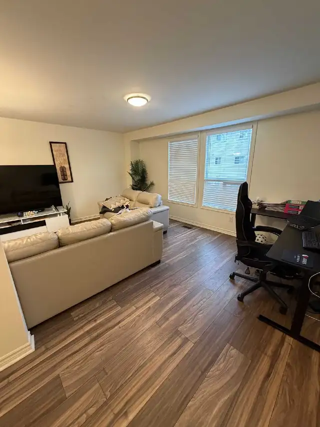 FULL 3 BEDROOM RECENTLY RENOVATED TOWNHOUSE RENTAL IN BRAMPTON