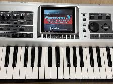 Roland Fantom X6 Synth
