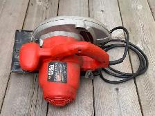 Scie circulaire Black & Decker 7 1/4 po 11 A - Photo 2