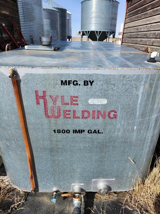 GALVANIZED WATER TANKS FOR SALE