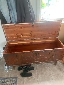 Cedar chest - Photo 5