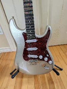 GUITARE STRATOCASTER - Photo 2