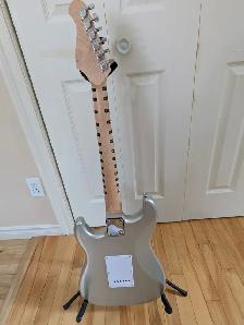 GUITARE STRATOCASTER - Photo 3