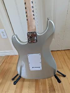 GUITARE STRATOCASTER - Photo 4