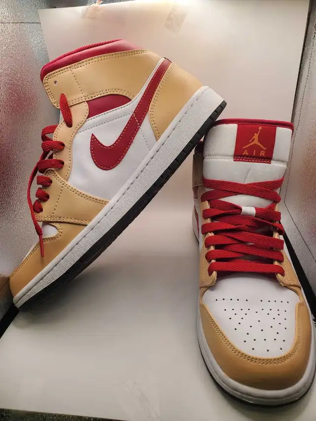 Nike Air Jordan 1 Mid sneakers 9.5M