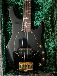 Ernie Ball Musicman Bass Guitar - Photo 6