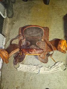 Leather Saddle - Photo 2