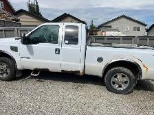 2002 Ford F-250, with 7.3L diesel 4x4 - Photo 2