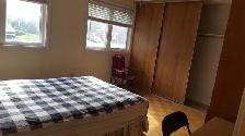 Extra-large private master bedroom, minutes from Yonge - Photo 2