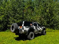99 Suburban - Photo 3