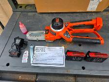 Black & Decker 20V Max Lithium Alligator Lopper Branch Cutter