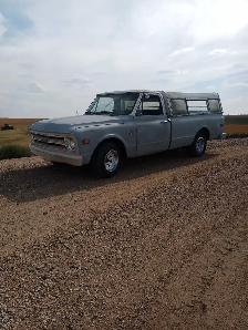 1968 Chevy C10 - Photo 3