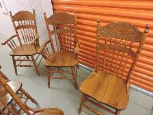 6 Chaises antique en chêne avec gravures. - Photo 3