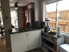 1 bedrooms upstairs available, great location for students - Photo 5