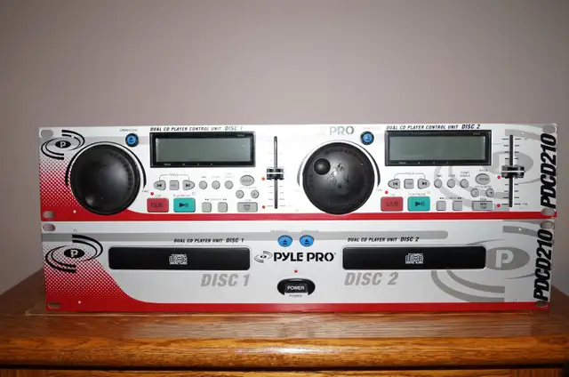 PYLE PRO DUAL  CD PLAYER