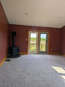 Spacious & Bright Detached Home in Quiet Milverton Neighbourhood - Photo 4