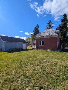 Spacious & Bright Detached Home in Quiet Milverton Neighbourhood - Photo 9