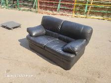 loveseats - Photo 2