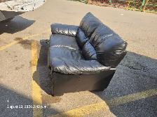 loveseats - Photo 3