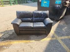loveseats - Photo 4