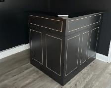 Burnes L-Shaped 4-tier Wooden Breakfast Bar with 2 Bar Stools - Photo 2