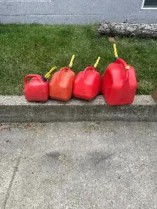 lawn maintenance supplies - Photo 2