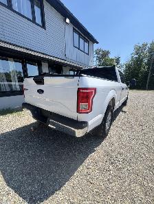2017 Ford F-150 Super Crew 6.5 FT box 5 Litre — CERTIFIED— - Photo 3