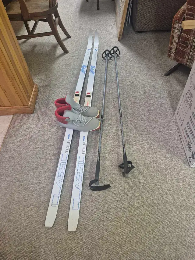 cross country skis