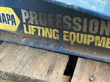 Three 3.5 Tonne commercial hydraulic truck lifts/ jacks. - Photo 3