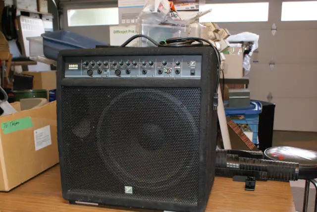 Yorkville 200KB Keyboard Amplifier, 200 watt, 4 channels