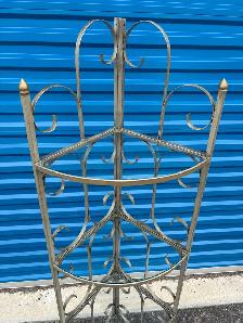 Corner Metal Stand - Photo 4
