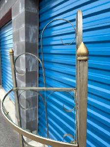 Corner Metal Stand - Photo 7