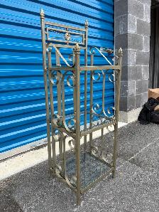 Square Metal Stand - Photo 2