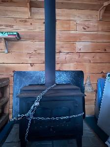 Wood Stove with chemney - Photo 3