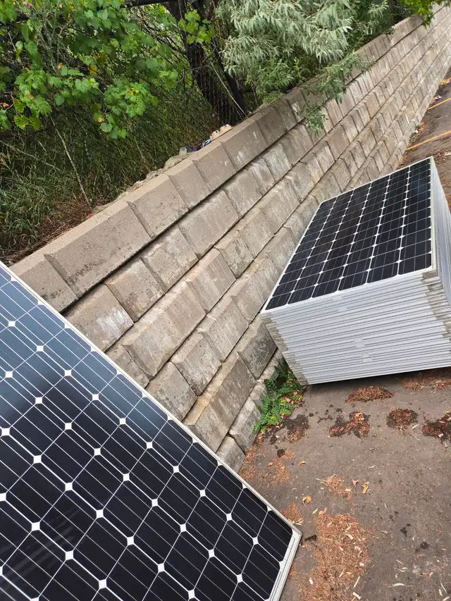 330W SOLAR PANELS MONO Lot of 80 units