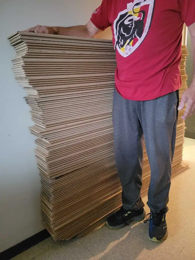 LAMINATE FLOORING FOR FREE