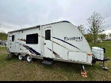 2009 Keystone Passport 27 foot Camper $2500 - Photo 2