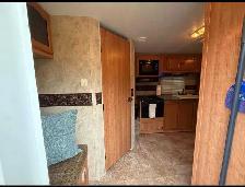 2009 Keystone Passport 27 foot Camper $2500 - Photo 3