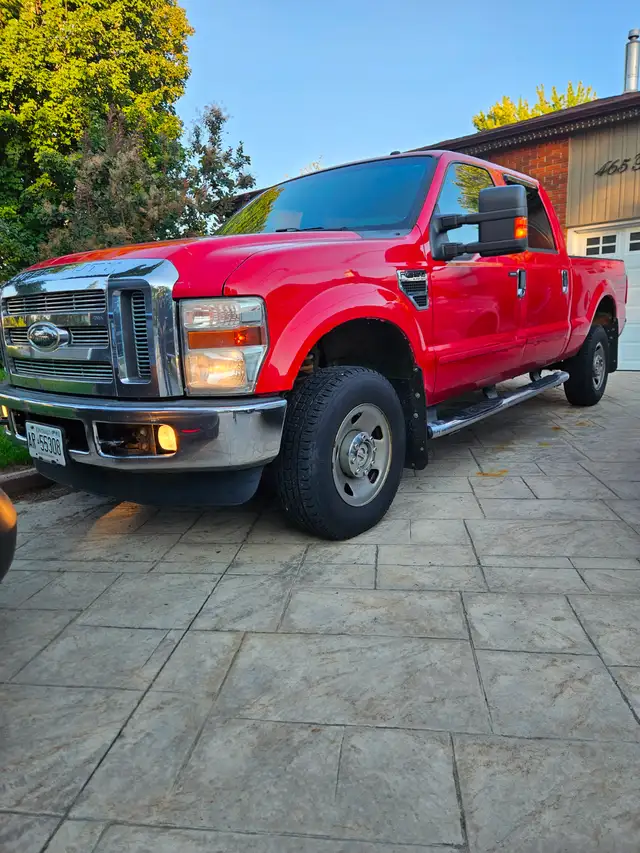 2010 Ford F350 6.8 V10 Gas Crew Cab Shortbox XLT