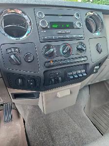 2010 Ford F350 6.8 V10 Gas Crew Cab Shortbox XLT - Photo 8
