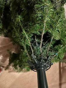 7'5ft Christmas Tree - Photo 4