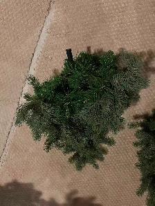 7'5ft Christmas Tree - Photo 6