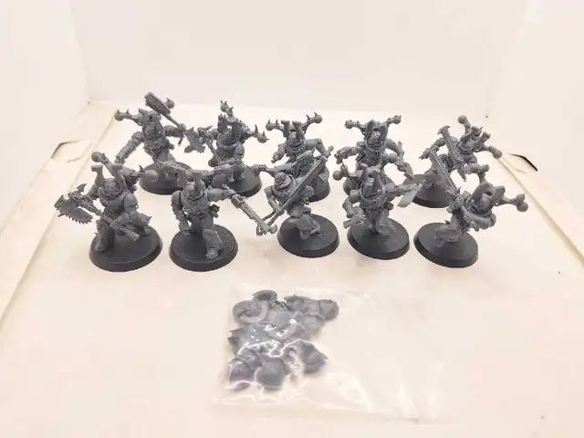 Warhammer 40k 10 World Eaters Khrone Berzerkers & Shoulder Pads