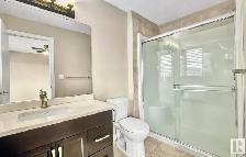 Spacious 3-Bedroom Main Floor - Photo 14