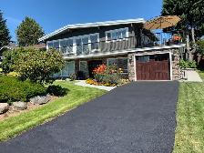 Very bright, ground level, one bedroom suite in quiet Ocean Park
