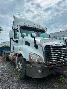 2015 Freightliner cascadia day cab truck tractor
