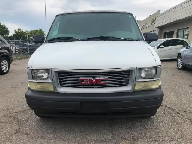 2004 GMC Safari SL, COMES CERTIFIED WITH 3 YEARS WARRANTY INCLUD