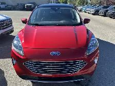 2022 Ford Escape Titanium - Photo 2
