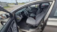 2013 Hyundai Elantra GL, MANUAL, NO ACCIDENTS, WELL MAINTAINED - Photo 9